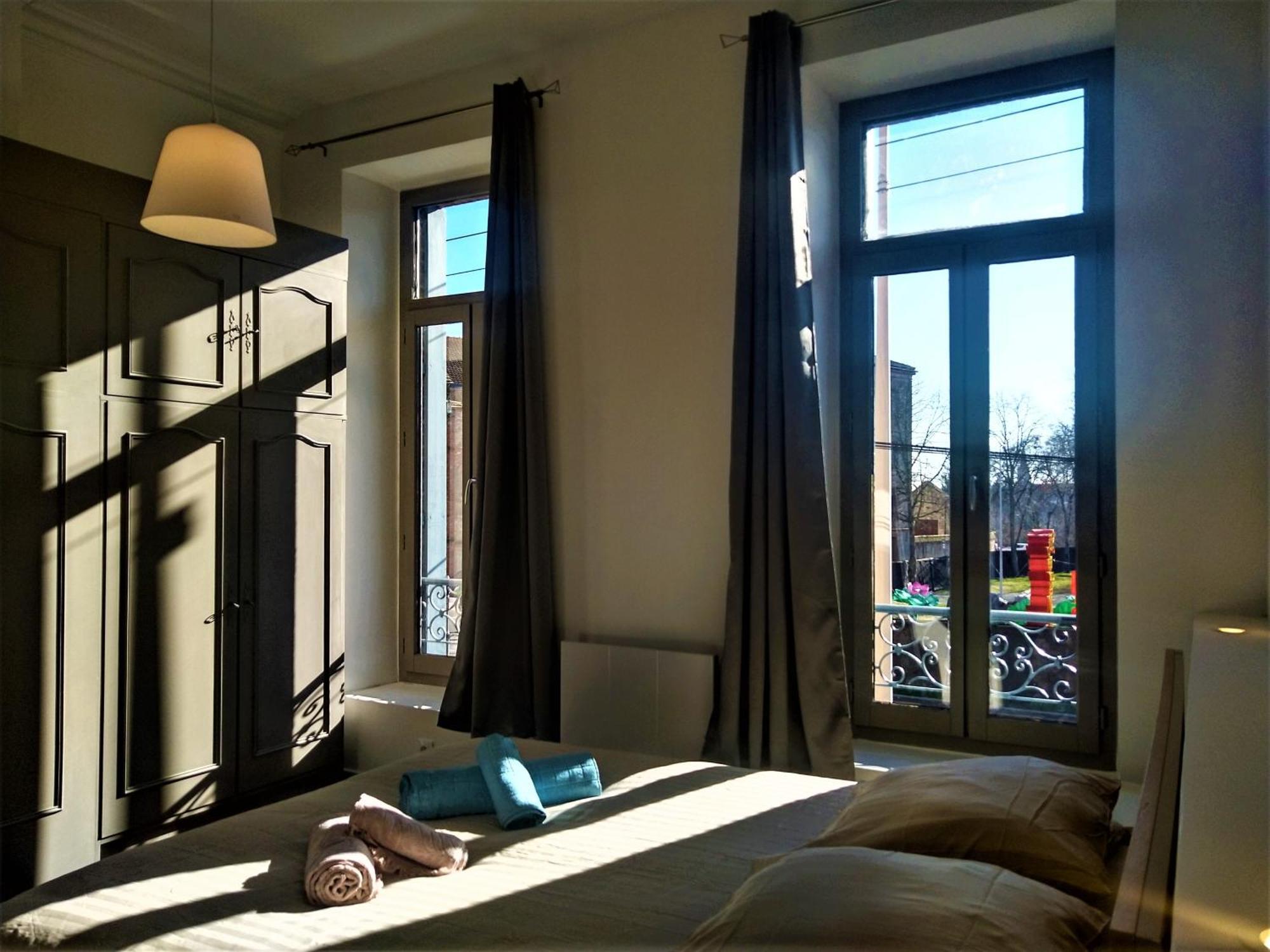 Le Cours Foucault - 3 Appartements - 8 Couchages มงโตบ็อง ภายนอก รูปภาพ